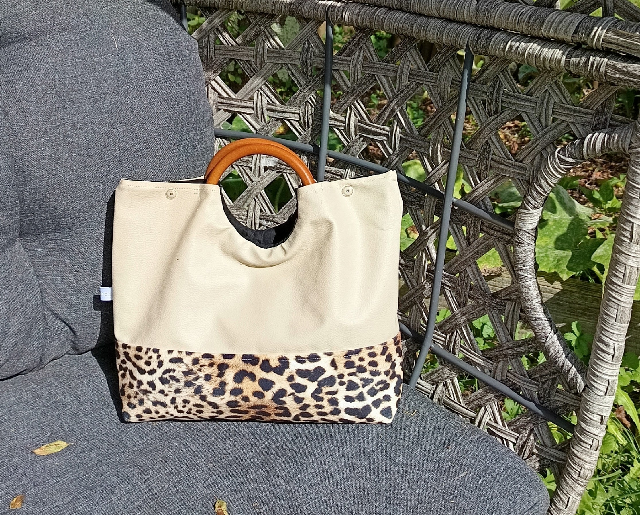 sac  avec anses en bois