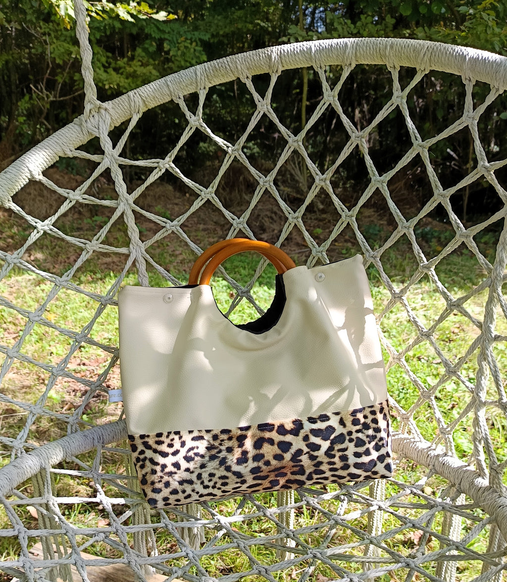 sac  avec anses en bois